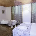 Hotel Piccolo Nel Centro Storico Di 2*