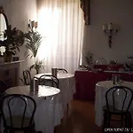 Piccolo Nel Centro Storico Di