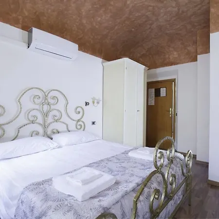 Piccolo Hotel Nel Centro Storico Di Firenze Hotel 2*
