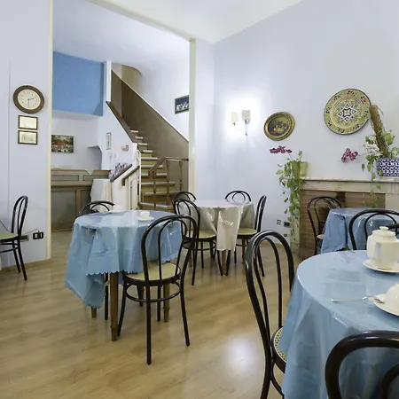 Piccolo Nel Centro Storico Di Hotel