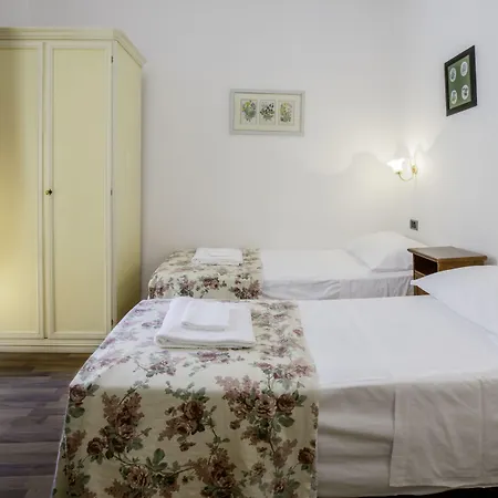 Piccolo Nel Centro Storico Di 2*