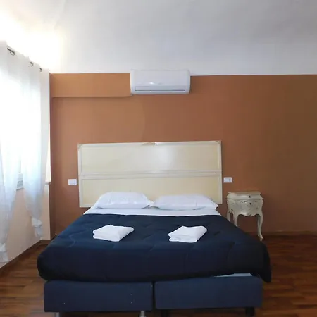 Отель Piccolo Nel Centro Storico Di 2*