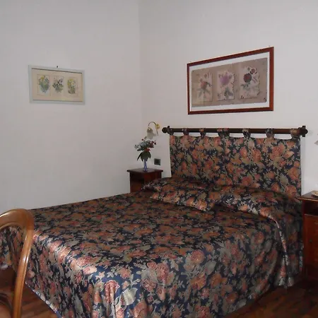 Hotel Piccolo Hotel Nel Centro Storico Di Firenze 2*