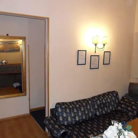Piccolo Nel Centro Storico Di Hotell 2*