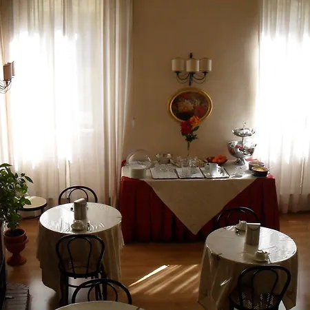 Piccolo Hotel Nel Centro Storico Di Firenze 2*