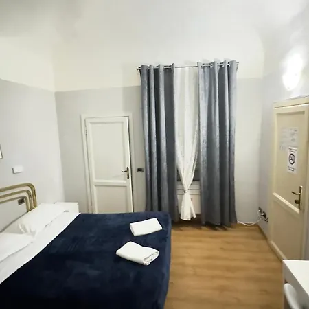 Piccolo Hotel Nel Centro Storico Di Firenze Szálloda 2*