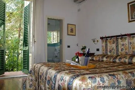 Piccolo Nel Centro Storico Di Hotel Florenz