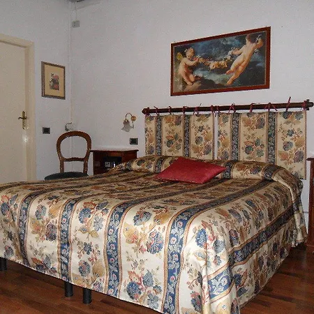 Piccolo Nel Centro Storico Di Hotel