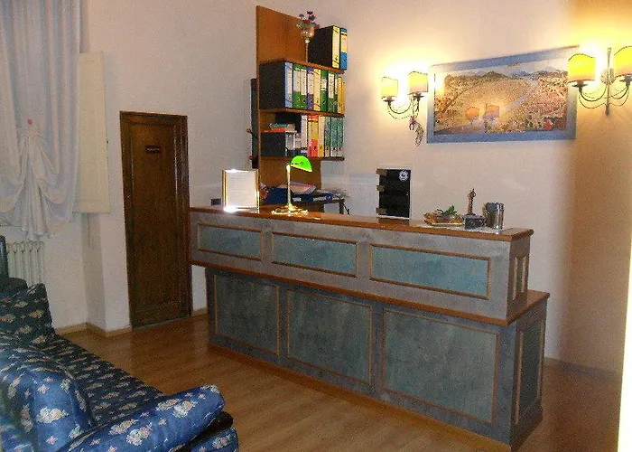 Piccolo Nel Centro Storico Di 호텔 2*